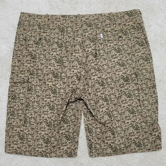 Levi's Strauss Cargo Shorts 42 Men's Digital Camouflage Military Heavyweight 11" - Picture 2 of 3
